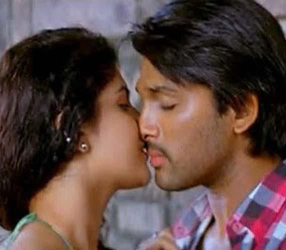 Actress Romantic Lip Lock Pics