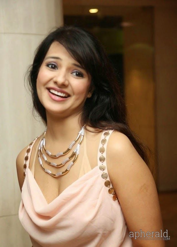 Actress Saloni Hot Sexy Stills