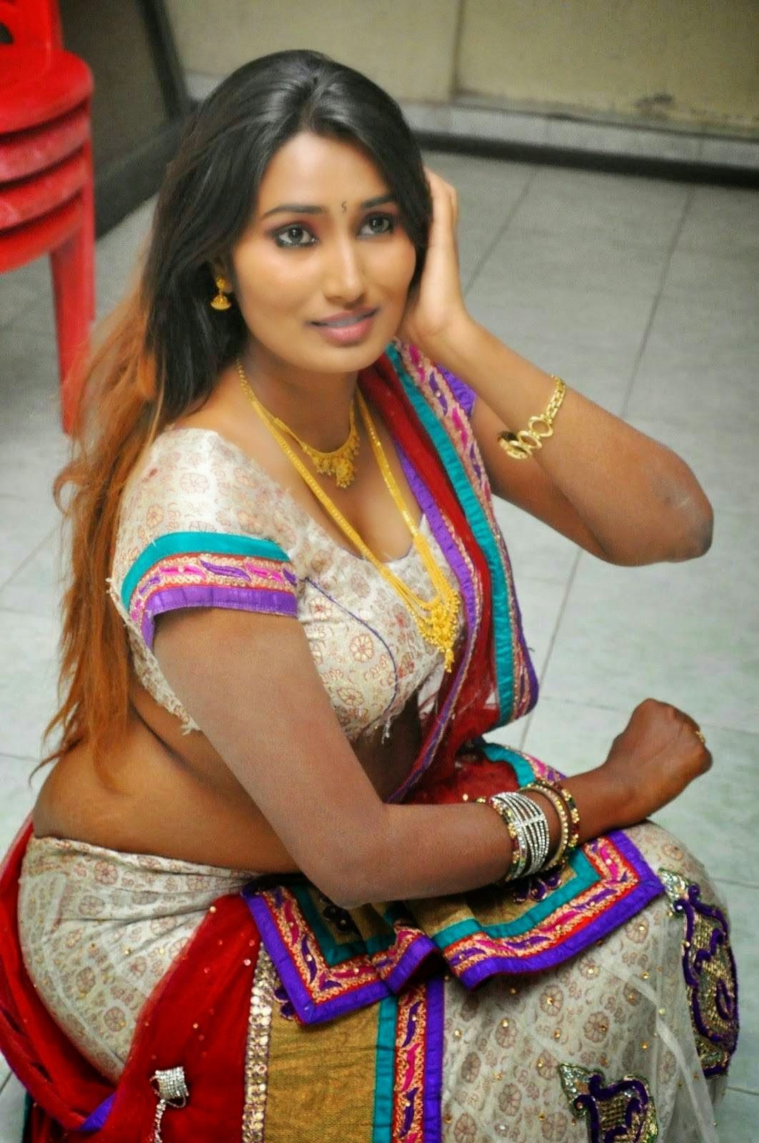 Actress Swathi Choudhary Hot Photos