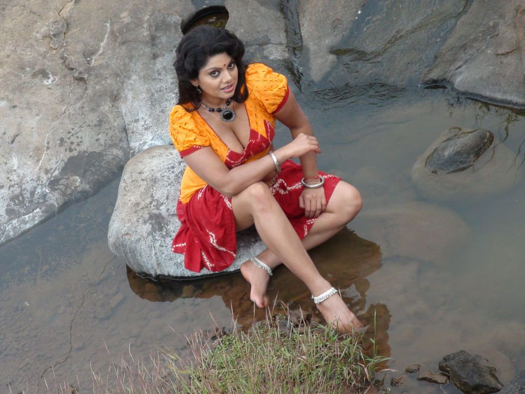 Actress Swathi varma  Hot Photos
