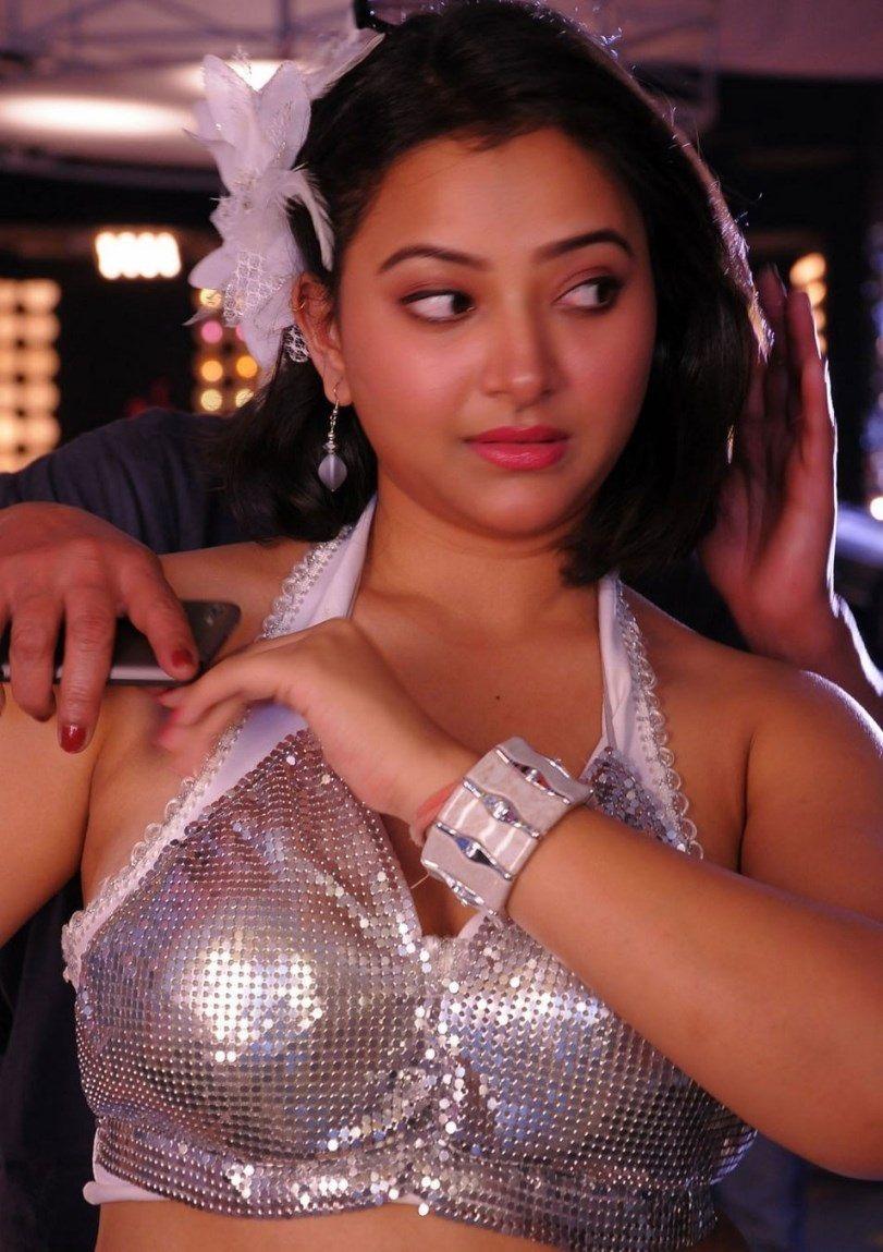 Actress Swetha Basu Prasad Hot Gallery