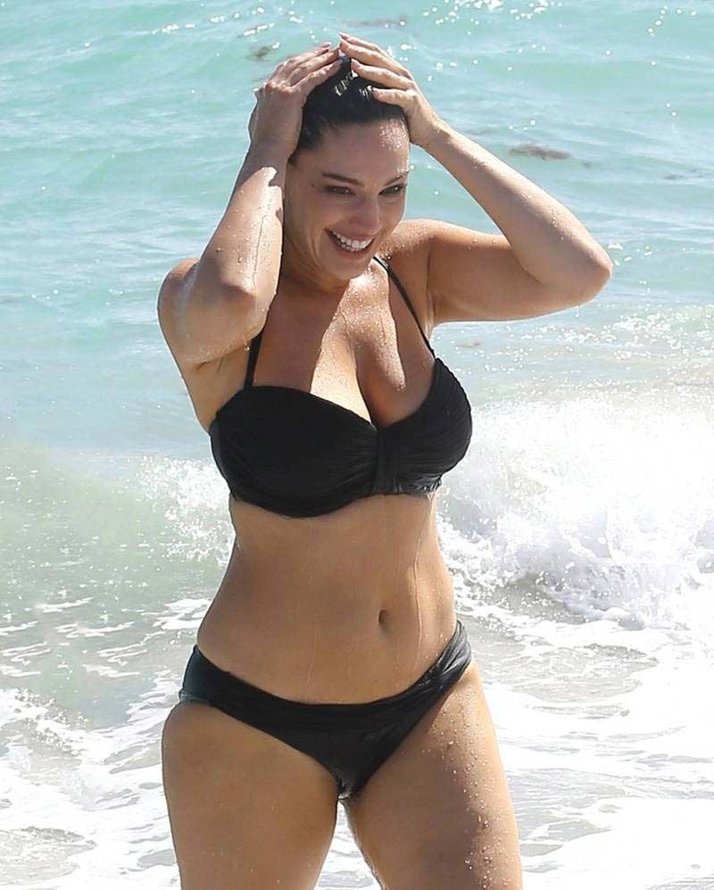 Actress SwimSuit Hot Sexy Pics