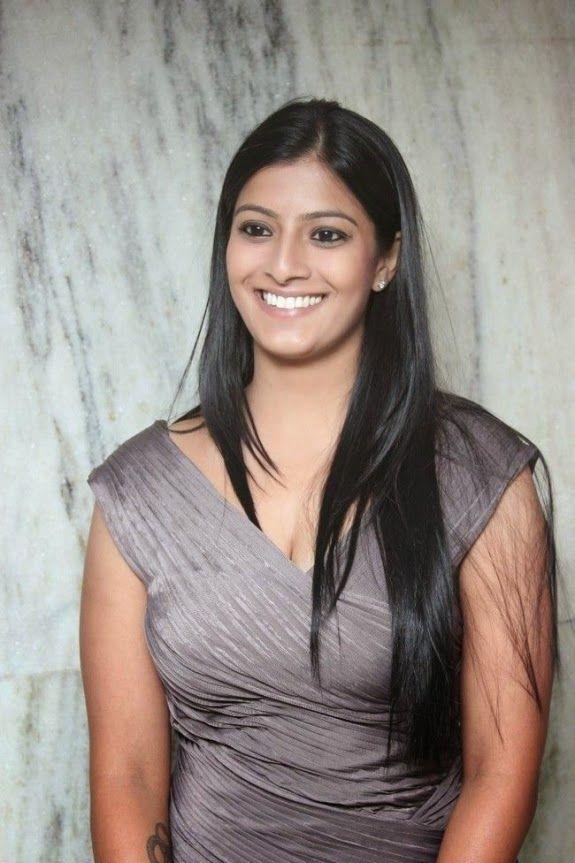 Actress Varalakshmi Hot Pics