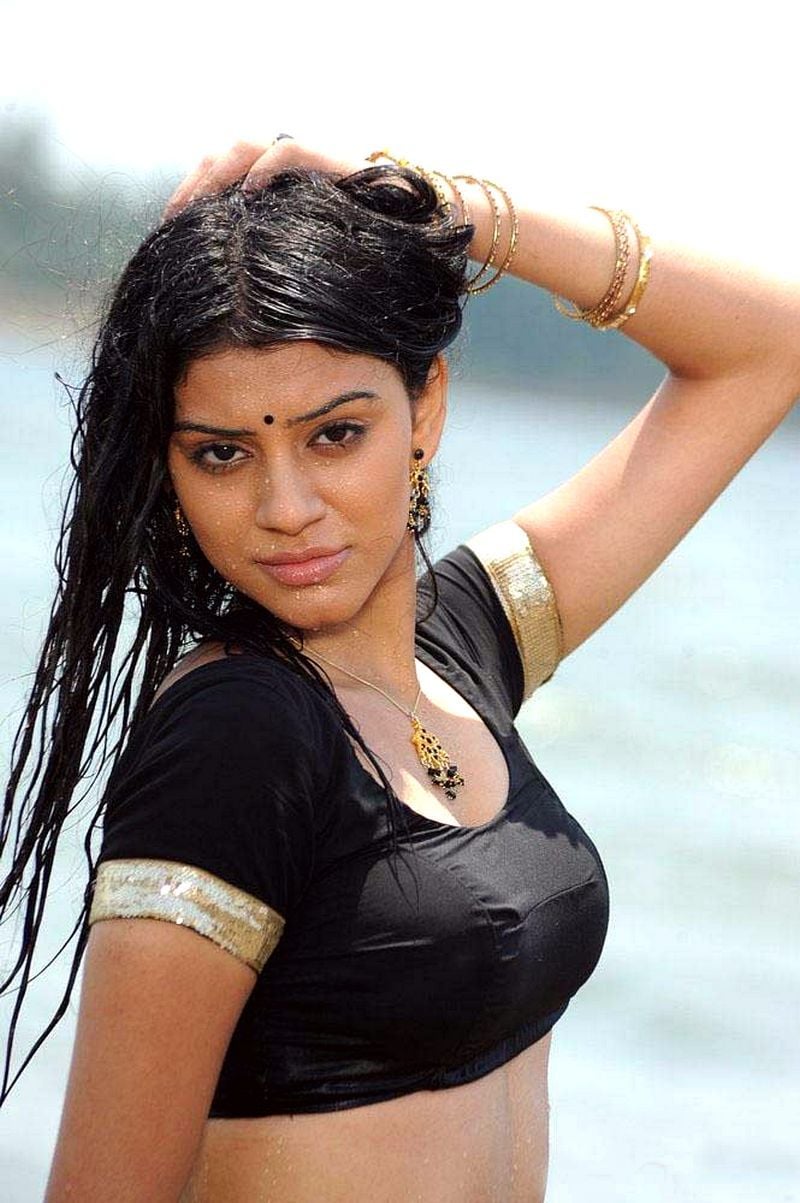 Actress Wet Saree Hot Navel Photos