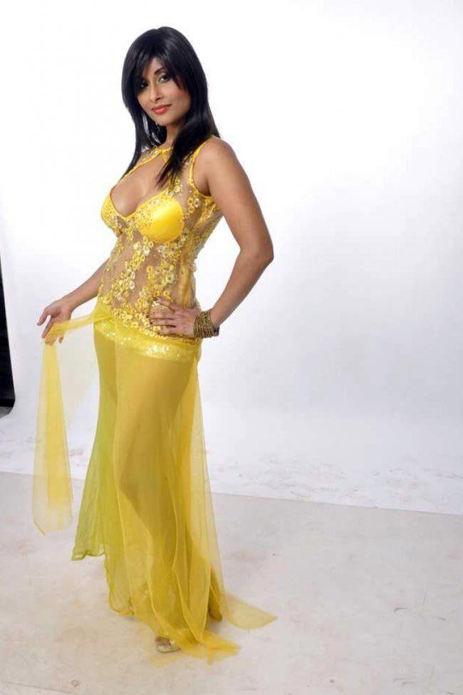 Aiysha Sagar Sexy Photos