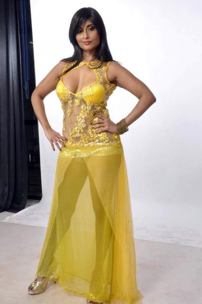 Aiysha Sagar Sexy Photos