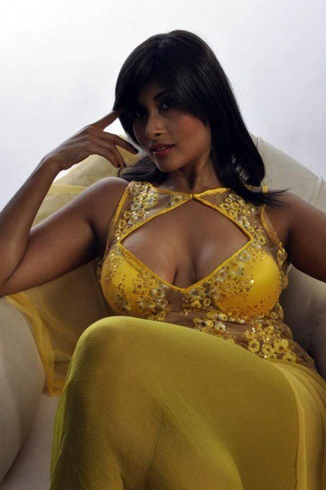 Aiysha Sagar Sexy Photos