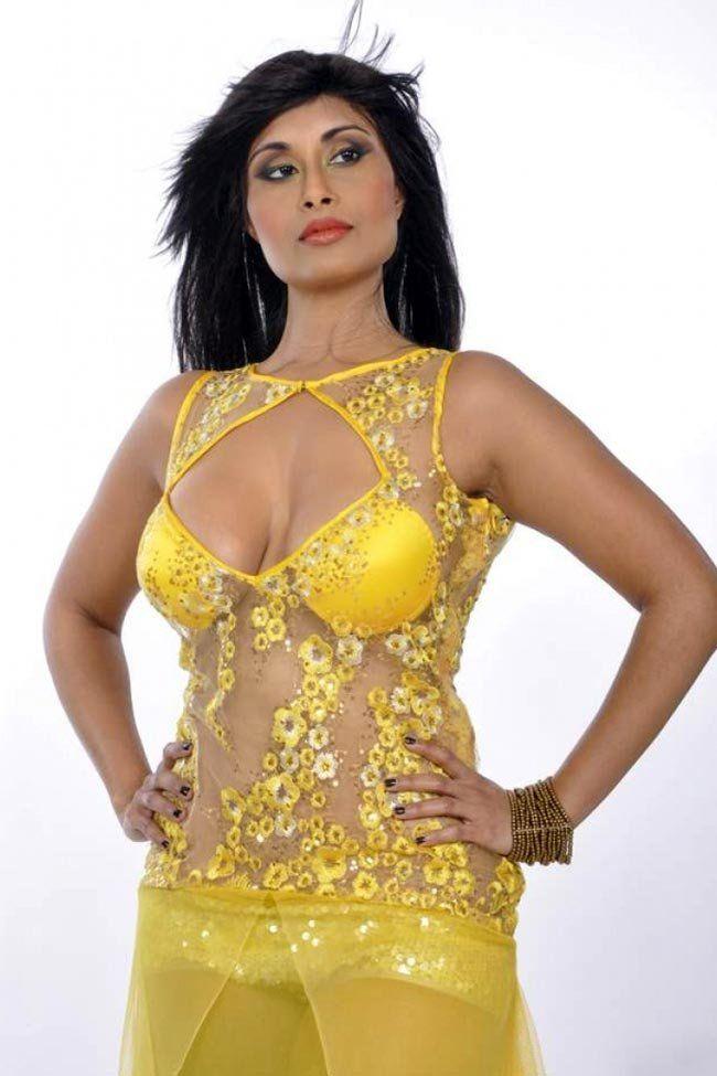 Aiysha Sagar Sexy Photos