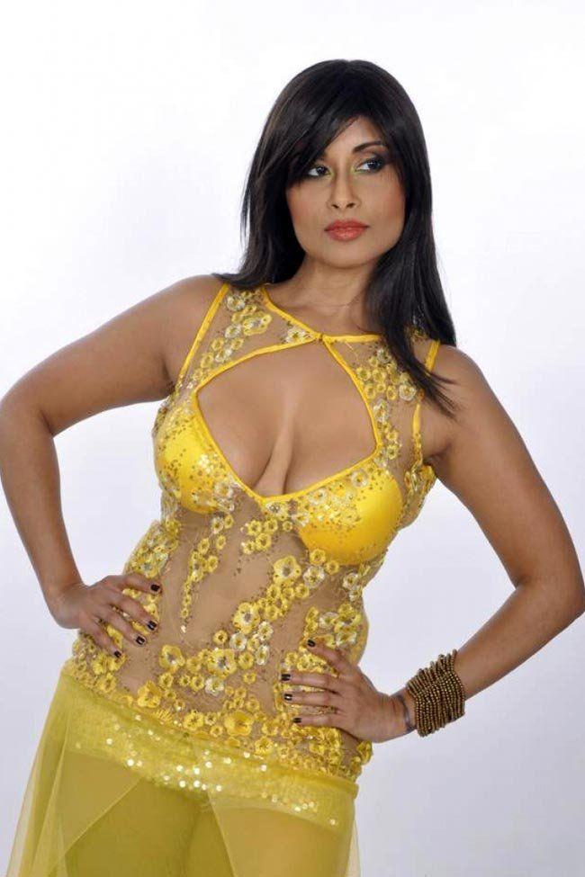 Aiysha Sagar Sexy Photos