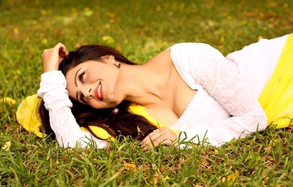 Akanksha Juneja Hot & Spicy Photoshoot Stills