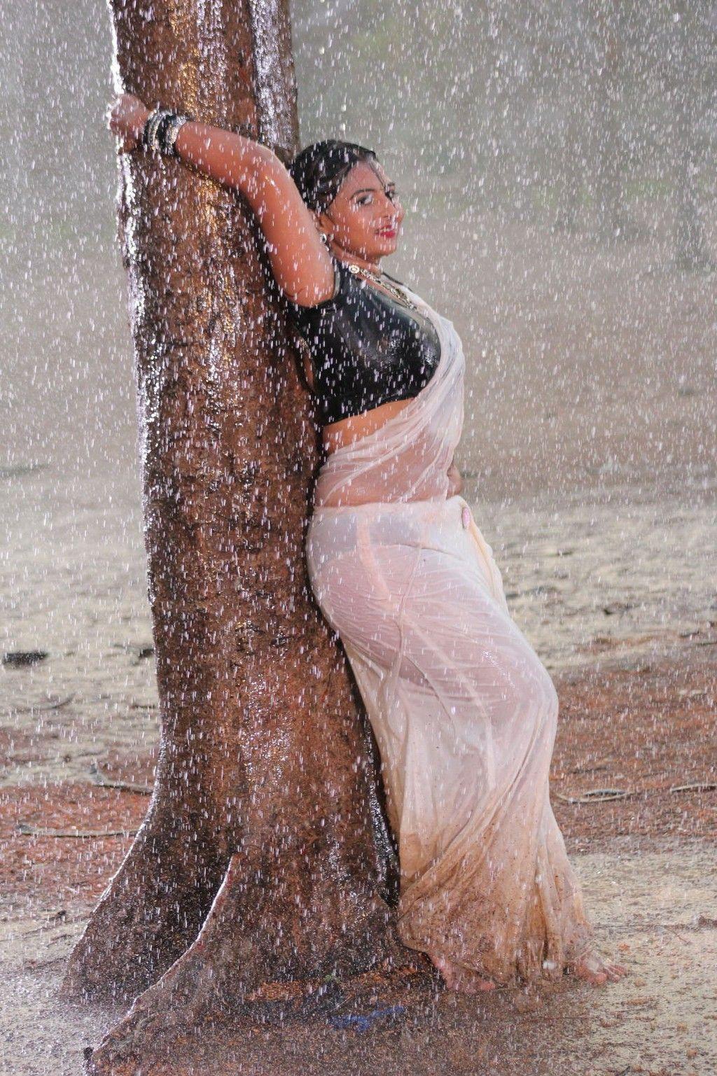 Alankrita Hot Saree Stills