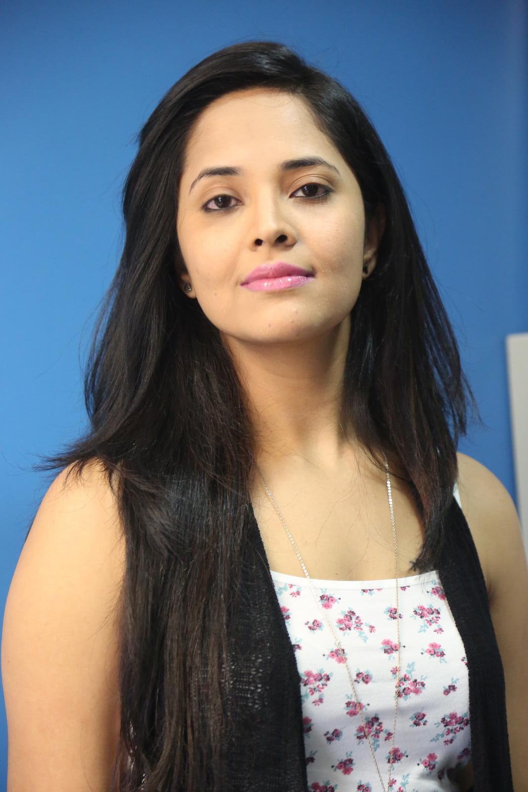Anchor Anasuya Cute Sexy Stills