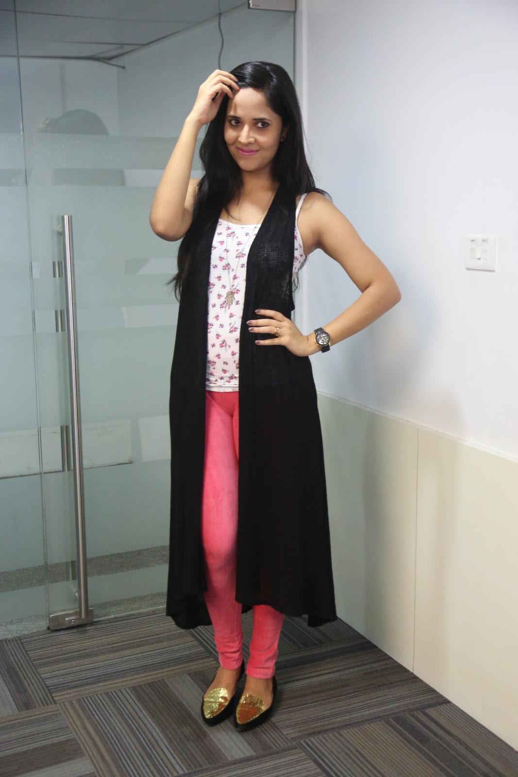 Anchor Anasuya Cute Sexy Stills