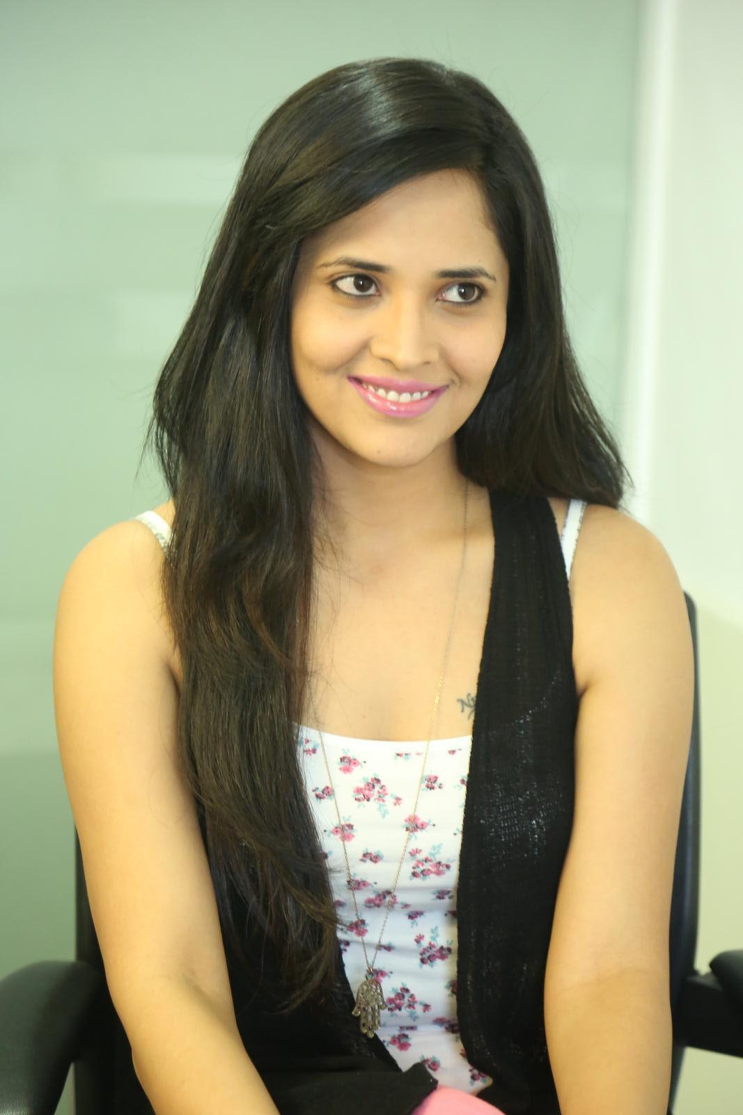 Anchor Anasuya Cute Sexy Stills