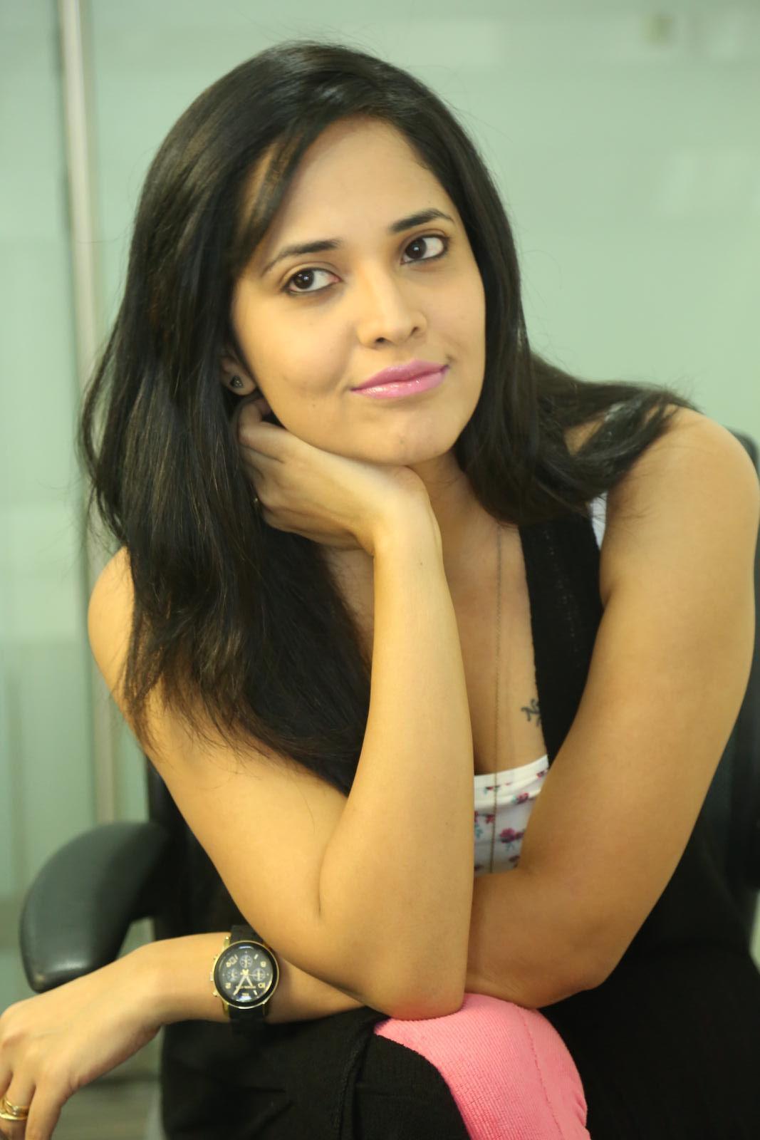 Anchor Anasuya Cute Sexy Stills