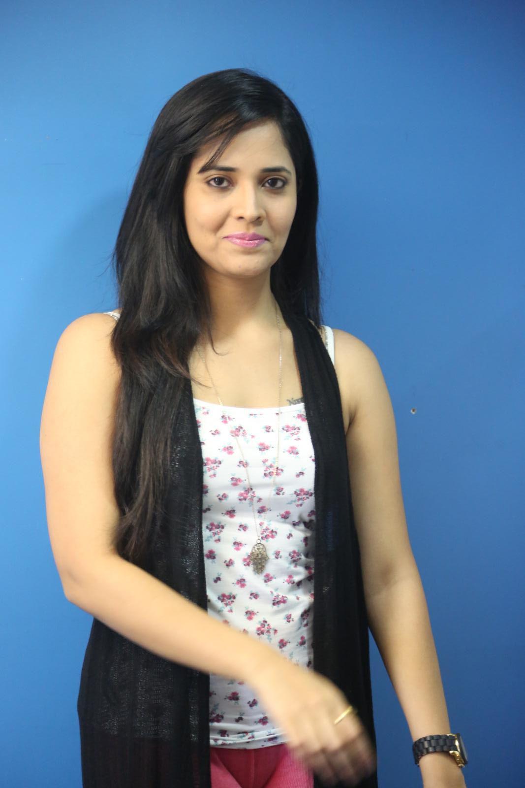 Anchor Anasuya Cute Sexy Stills