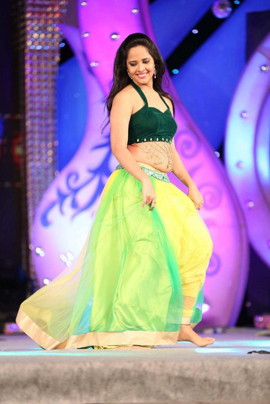 Anchor Anasuya Hot Dance Pictures