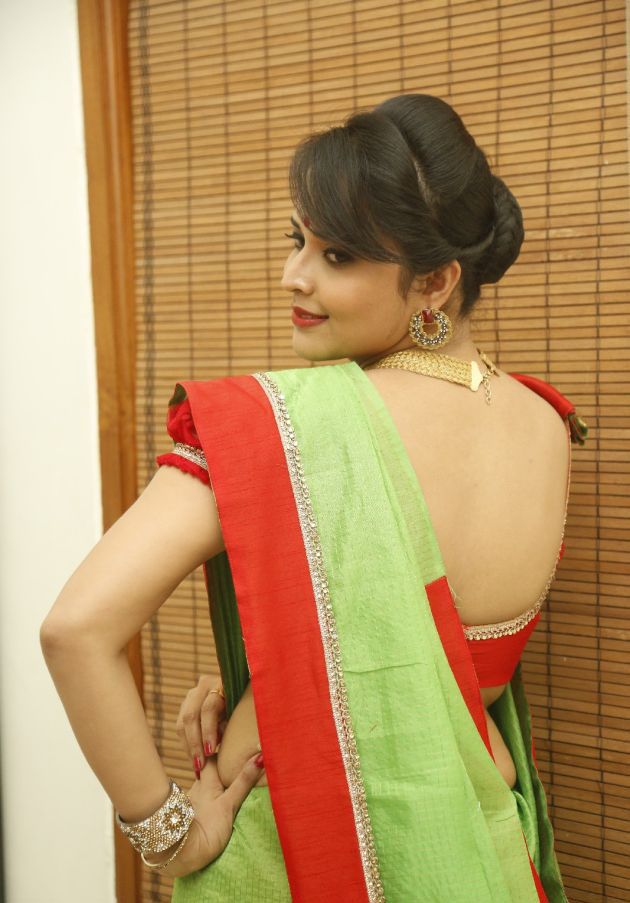 Anchor Anasuya Looking Hot and Sexy Photos