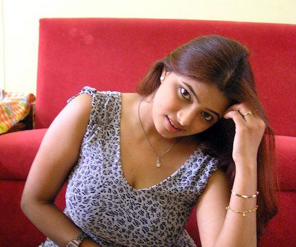 Anchor Jhanavi Sexy Photos