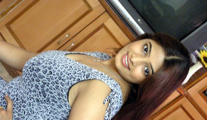 Anchor Jhanavi Sexy Photos