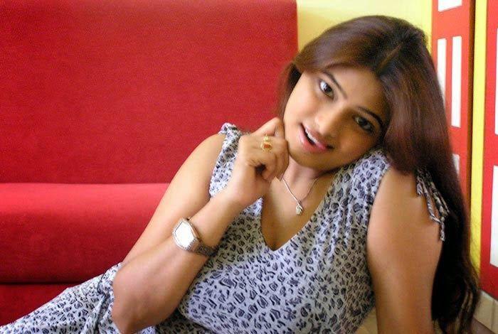 Anchor Jhanavi Sexy Photos