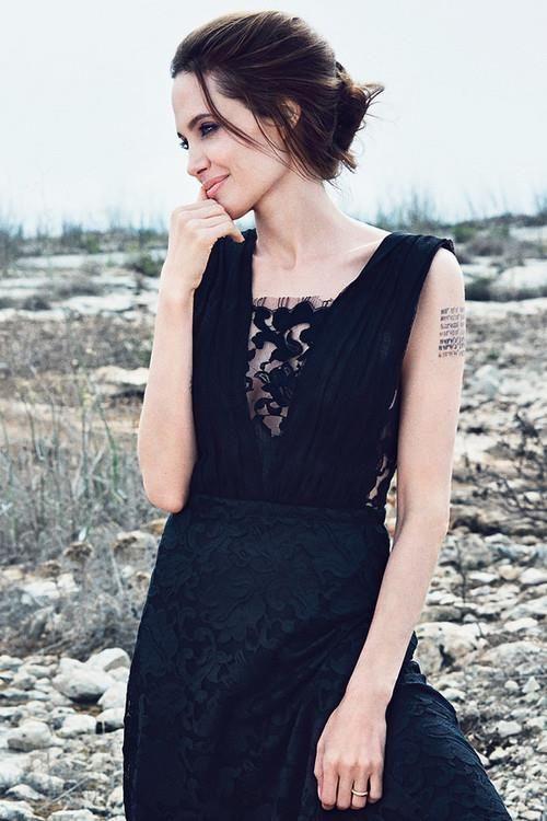 Angelina Jolie sexy hot Stills