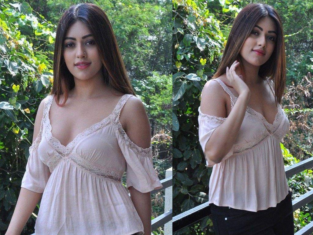 Anu Emmanuel Hot & Sexy Cleavage Show Photo Stills