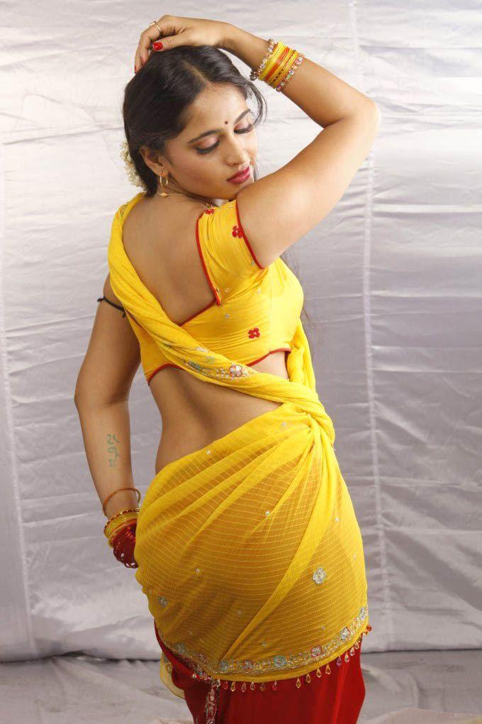 Anushka Hot Saree Pictures