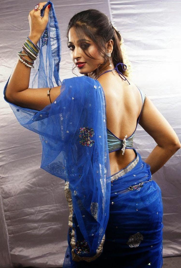 Anushka Hot Saree Pictures
