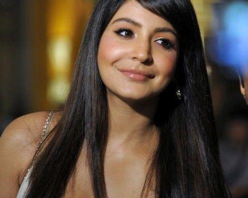 Anushka Sharma Hot Saree Photos