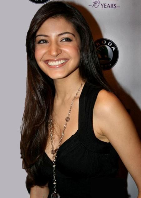 Anushka Sharma Sexy Pics