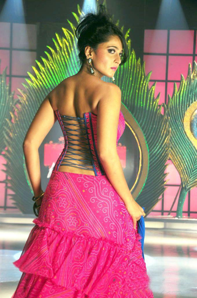 Anushka Shetty Hot and Sexy Back Show Stills