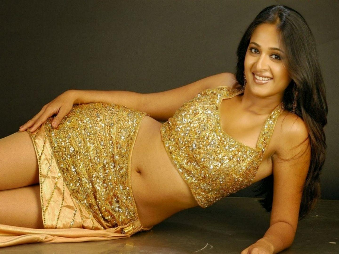 Anushka Shetty Hot Sexy Pics