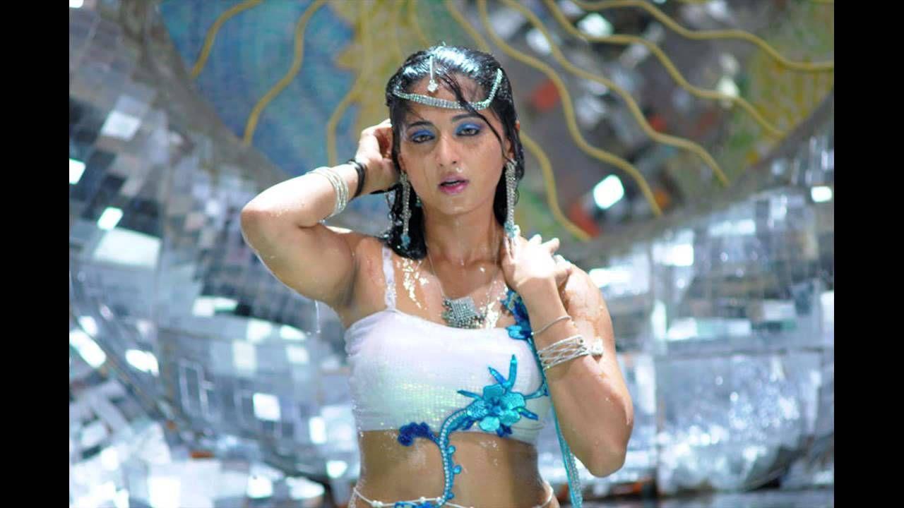 Anushka Wet Hot Navel Photos