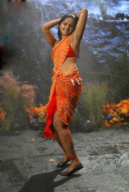 Anushka Wet Hot Navel Photos