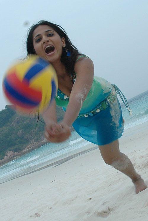 Anushka Wet Hot Navel Photos