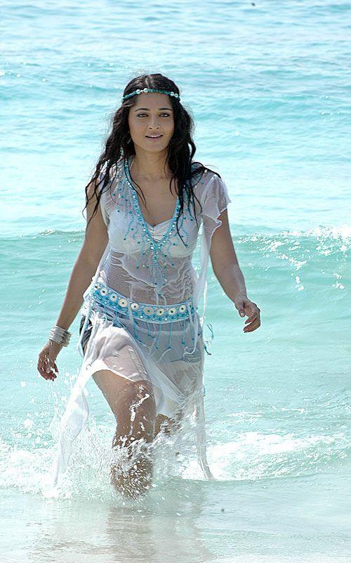 Anushka Wet Hot Navel Photos
