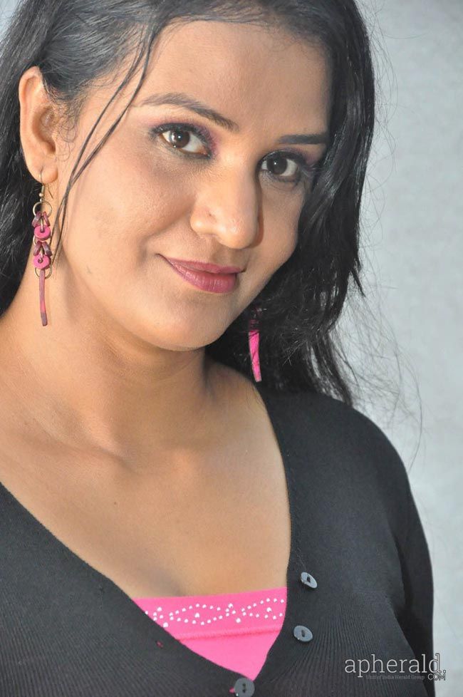 Apoorva Aunty Spicy Looking Gallery