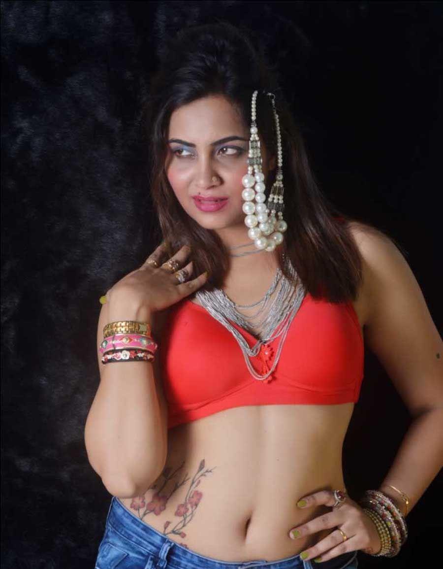 Arshi Khan Hot Photos