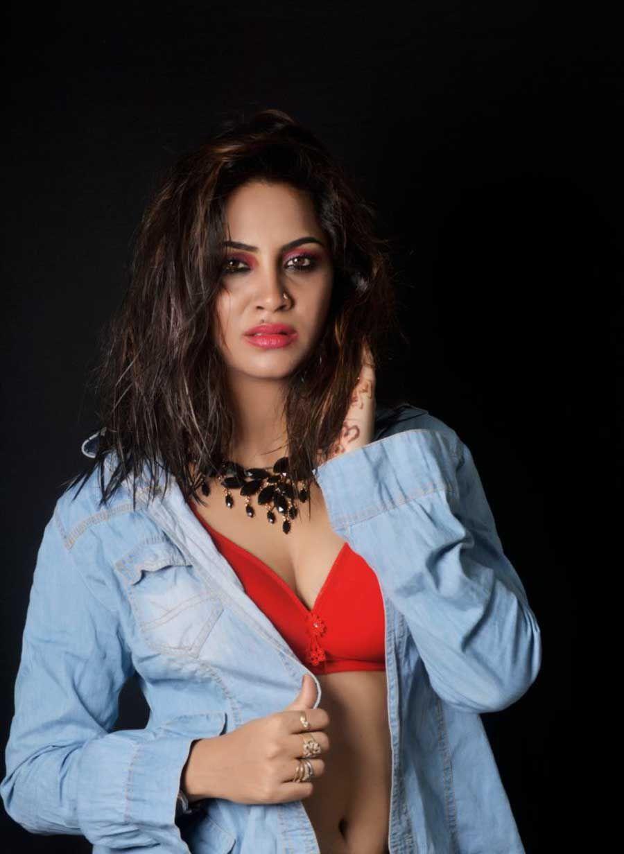 Arshi Khan Hot Photos