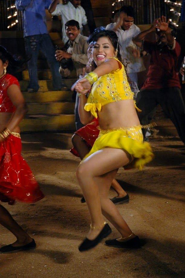 Arthi Puri Hot Dance Photos