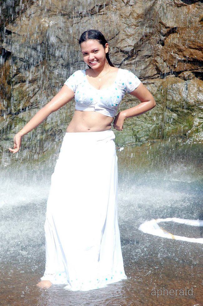 Bavina Hot Sexy Gallery