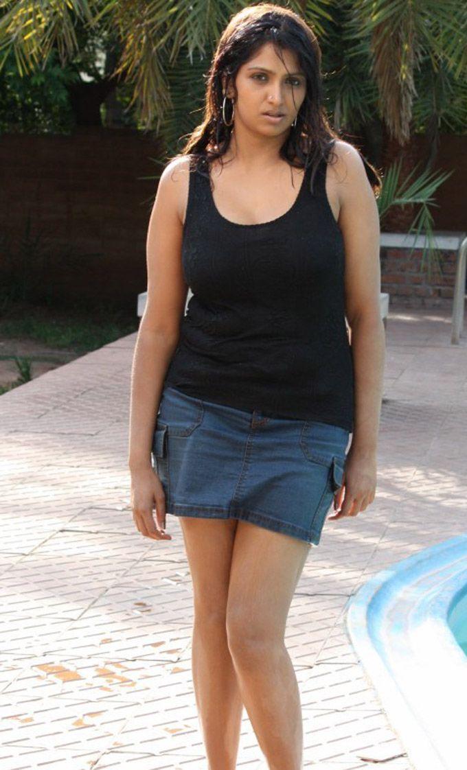 Bhuvaneswari Aunty Hot Navel Pictures