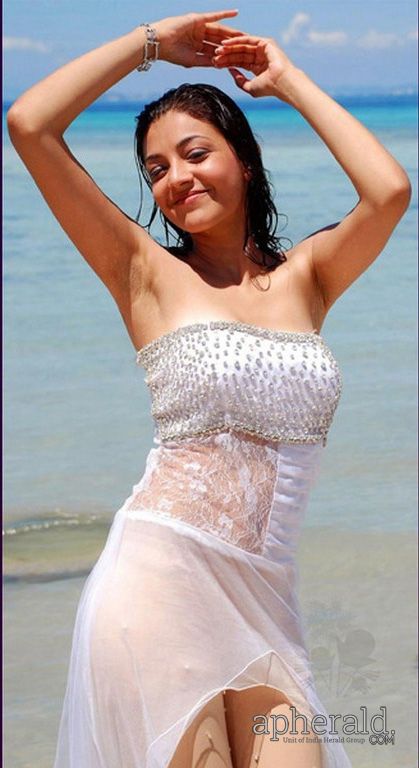 Bollywood Actress Hot Wet Photos