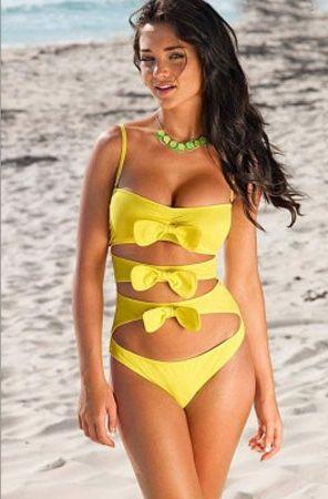 Bollywood Actress Looking Sensual in Bikini