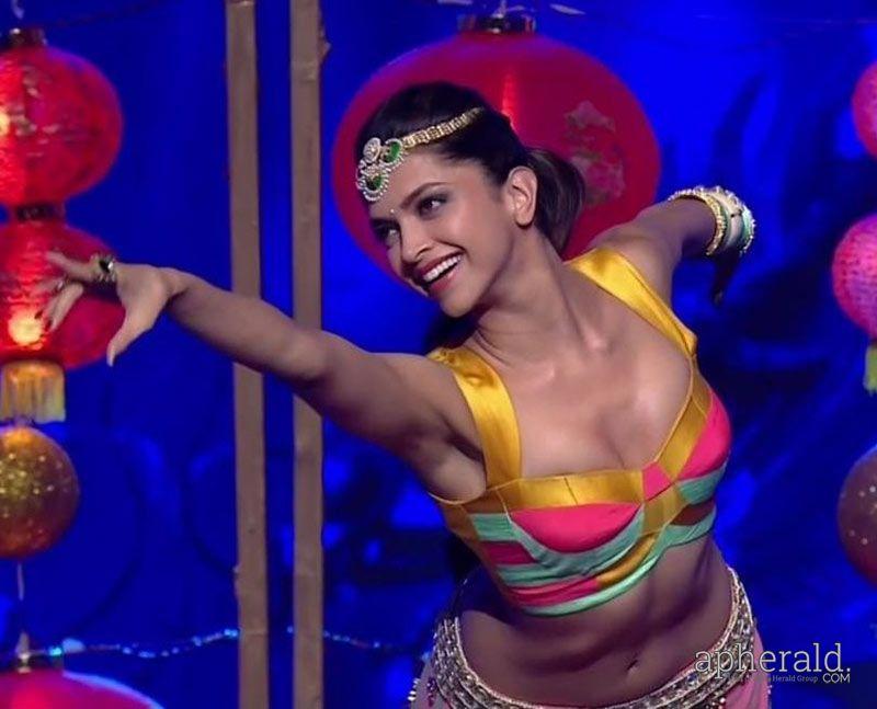 Bollywood Actress Sexy Photos