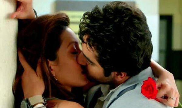 Bollywood Hot Romantic Scenes