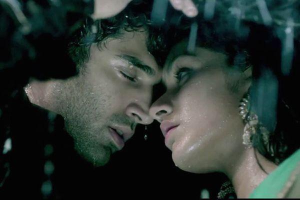 Bollywood Hot Romantic Scenes