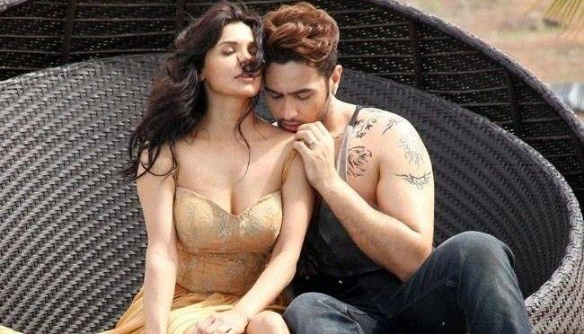 Bollywood Hot Romantic Scenes