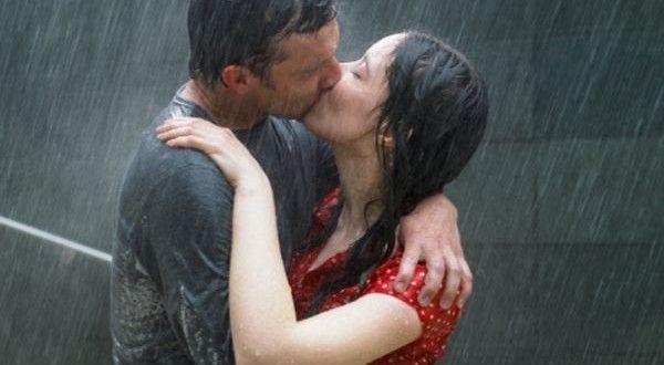 Bollywood Hot Romantic Scenes